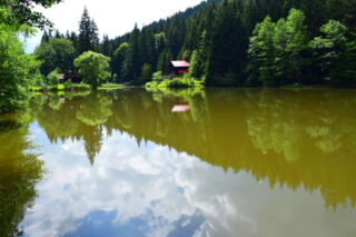 Karlovské jezero