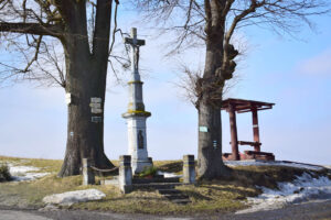 Velká Lhota, rozcestí