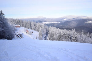 Ski areál Třeštík a výhled na Beskydy