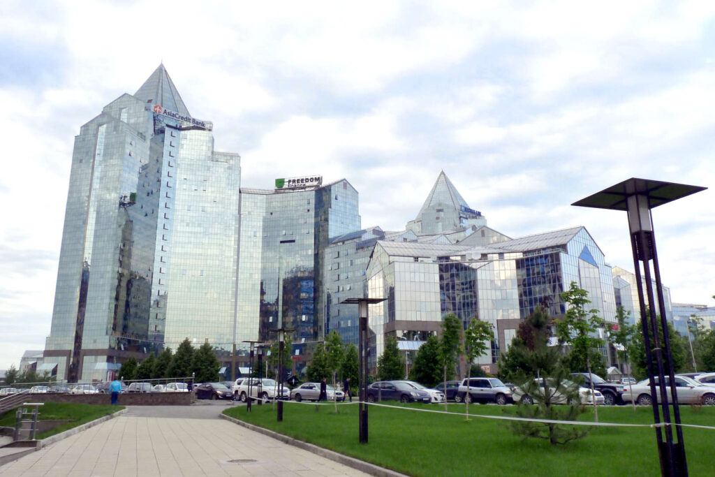 Almaty, mrakodrapy, Kazachstán