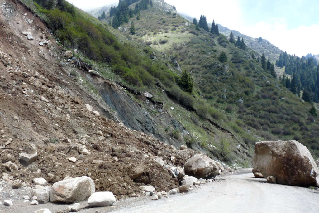 Sesuv půdy, Almaty