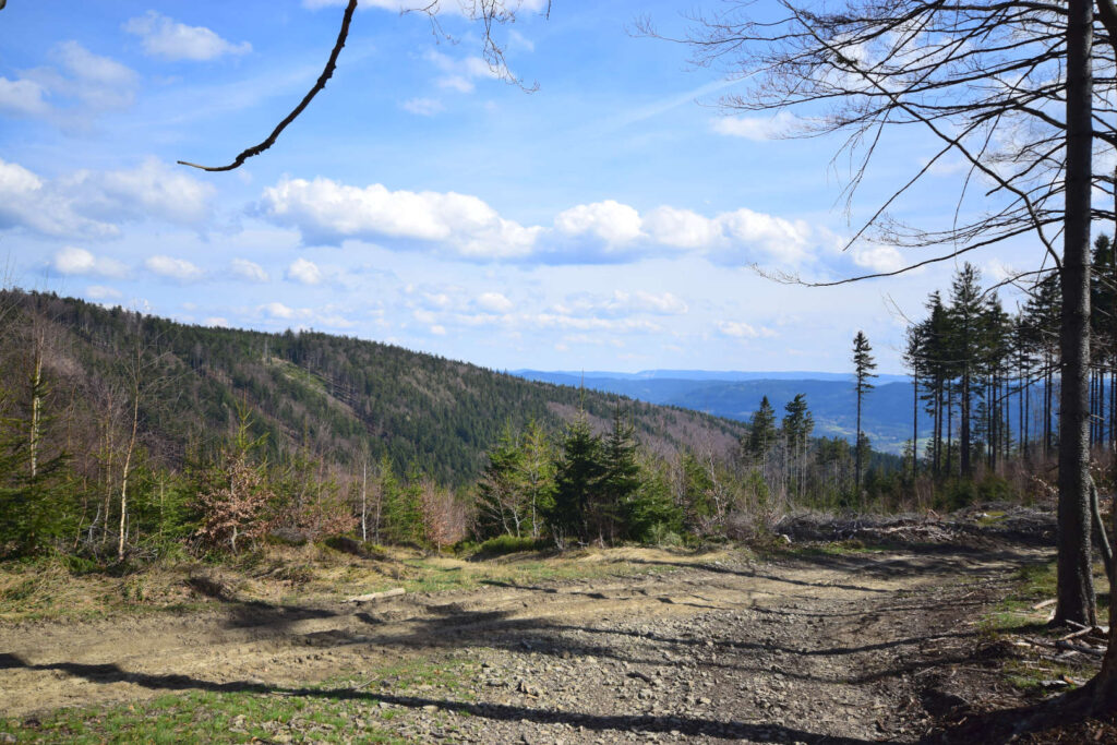 Výhled na Javorníky z pod Radhoště