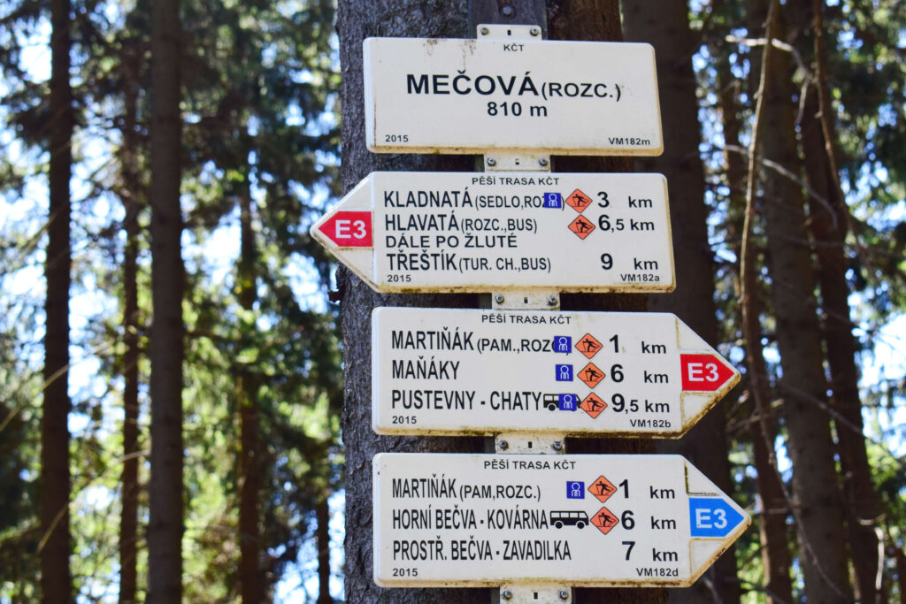Turistický rozcestník, Mečová