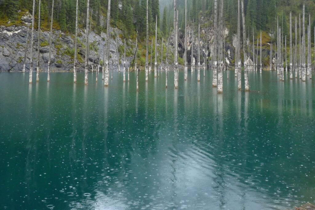 Jezero Kaindy, Kazachstán