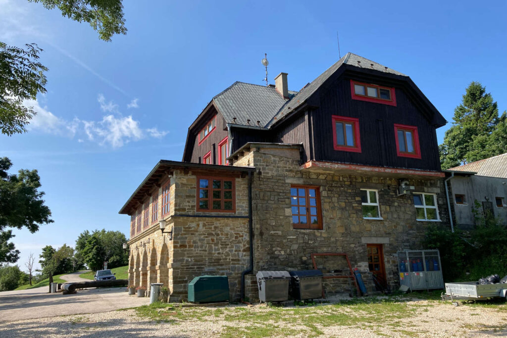 Holubyho chata, Velká Javořina