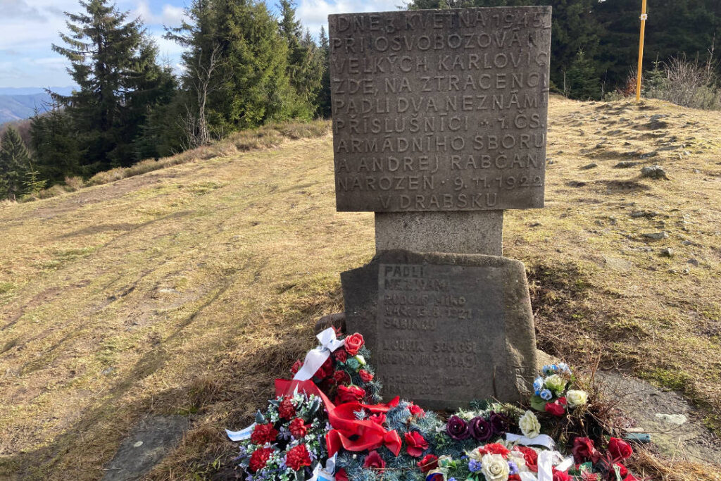 Ztracenec - památník