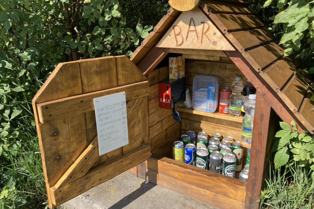 Lesní bar, Čarabovská