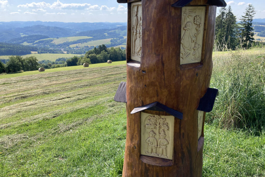 Čarabovská, výhledy a pohádky