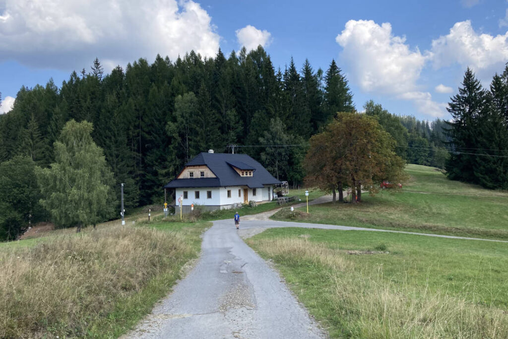 Hluchanka, Kelčovské sedlo, Bílá