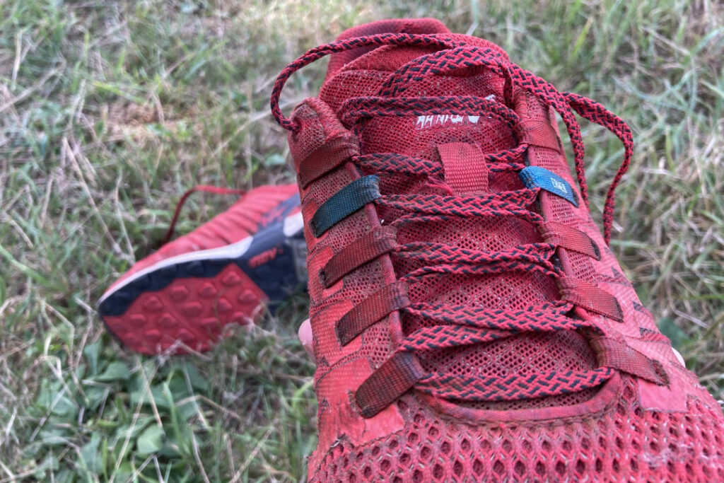 Běžecké boty Inov-8 Roclite 290 - tkaničky